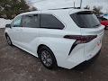 2024 Toyota Sienna LE FWD