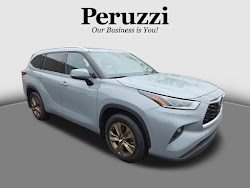 2022 Toyota Highlander Hybrid Bronze Edition AWD
